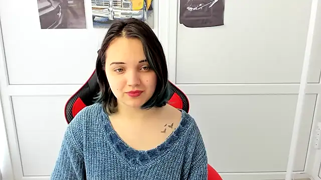 Snapshot of Caroline_cutte chatting on May 2026 09:36:01 AM Caroline cutte online show from May 2026 09:36:01 AM