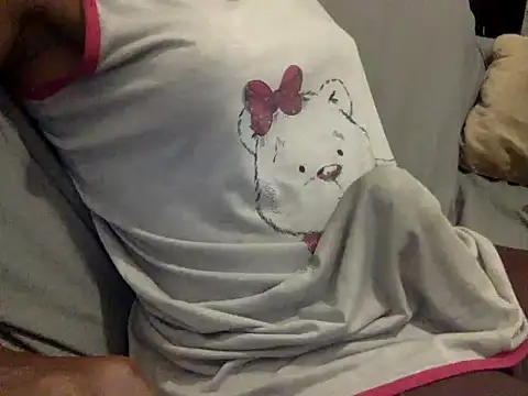 Snapshot of RayanneCampbell-25cm chatting on April 2026 10:30:02 PM RayanneCampbell-25cm online show from April 2026 10:30:02 PM