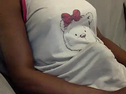 Snapshot of RayanneCampbell-25cm chatting on May 2026 10:14:02 PM RayanneCampbell-25cm online show from May 2026 10:14:02 PM