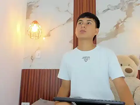 SantiagoCool online show from April 2026 07:39:02 PM