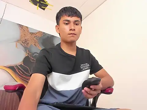 SantiagoCool online show from April 2026 12:31:01 PM