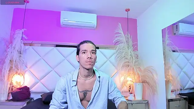 AngeloRoush online show from April 2026 11:33:01 AM