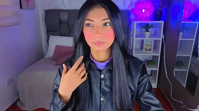 Perlaa moon  online show from June 2026 02:49:02 PM