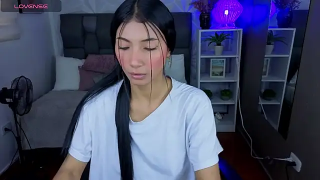 Perlaa moon  online show from July 2026 06:56:02 PM