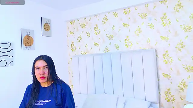 Lia Honey online show from April 2026 12:08:02 PM