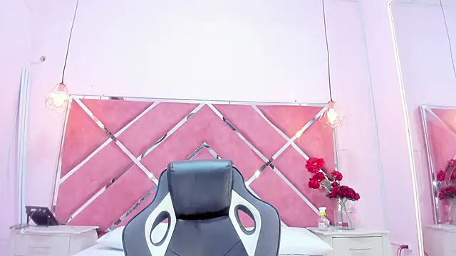 Kimmiebellarie online show from April 2026 12:45:02 PM