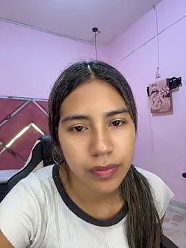 Kimmiebellarie online show from April 2026 12:19:02 PM