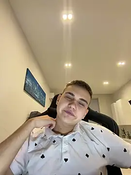 WARDEN w online show from April 2026 07:07:02 PM