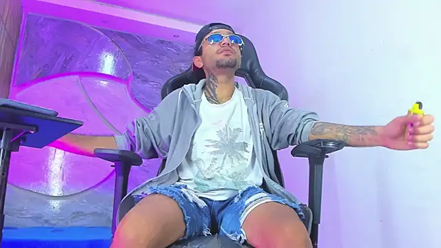 Josh Hot Sex online show from April 2026 12:32:01 PM