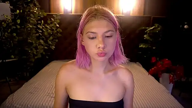 PinkyTrix online show from July 2026 01:02:02 PM