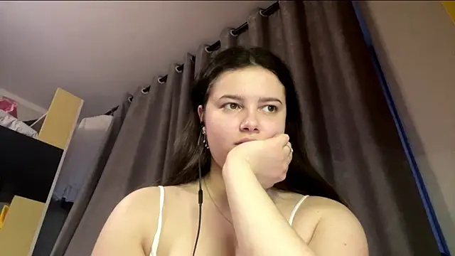 LonnaVandal online show from April 2026 05:42:02 PM