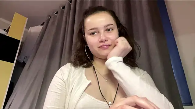 LonnaVandal online show from April 2026 05:47:01 PM