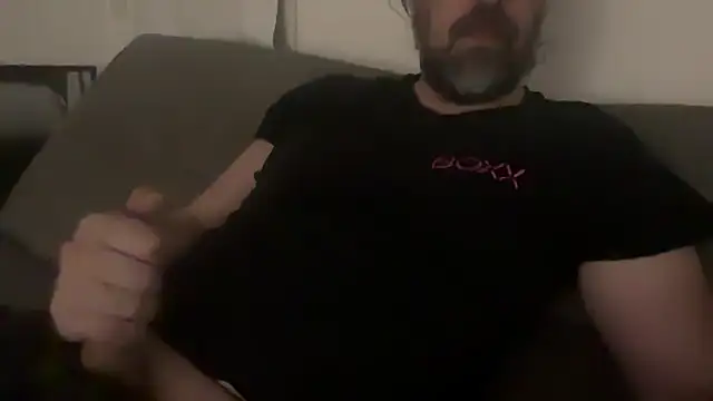 Snapshot of Mach3t3 chatting on April 2026 03:20:01 AM Mach3t3 online show from April 2026 03:20:01 AM