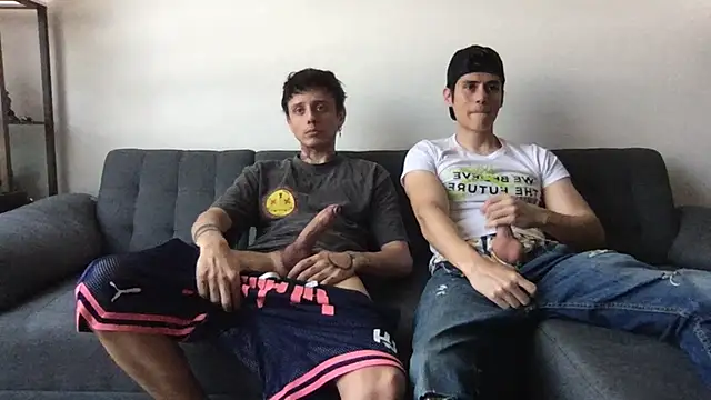 Chrixtopherobin online show from April 2026 05:21:02 PM