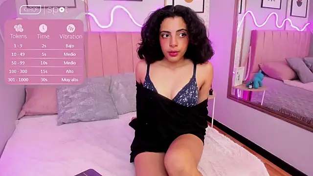 AURORAMILLSS online show from April 2026 03:32:01 AM