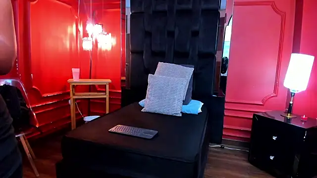 sophiahart online show from July 2026 12:07:02 PM