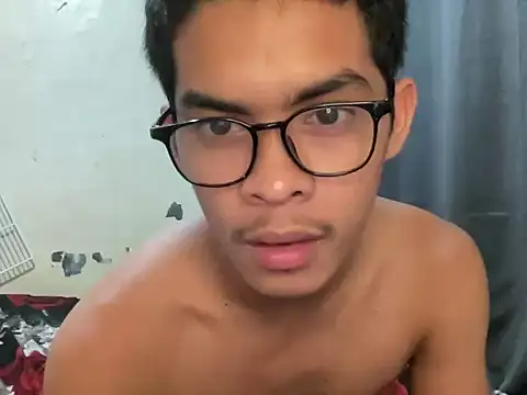 yourhotasian jhonpol16 online show from April 2026 06:14:02 PM