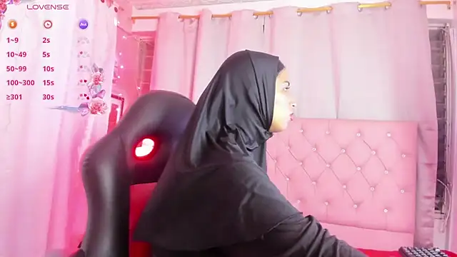 NadiaKarim  online show from April 2026 12:31:01 PM