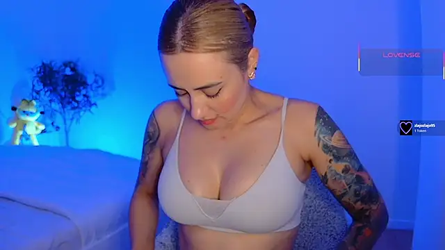 pennyyy  online show from June 2026 02:20:02 PM