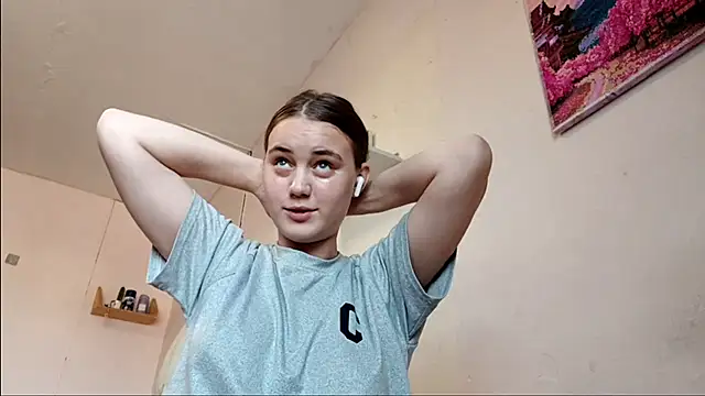 RoxanneStuard online show from April 2026 09:02:01 AM