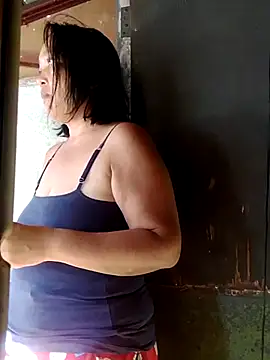 jeanyummytits online show from July 2026 11:11:01 PM