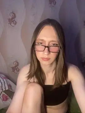 yullinka online show from April 2026 09:39:33 PM