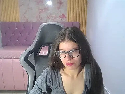 Kailee ch online show from April 2026 01:03:02 PM