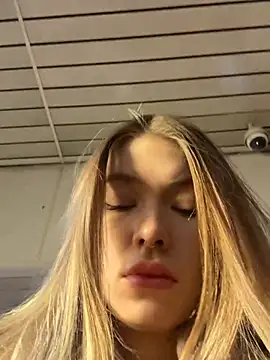 Risky Mia69 online show from April 2026 04:58:02 PM