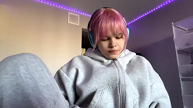 Iam Eshly online show from April 2026 11:14:01 AM