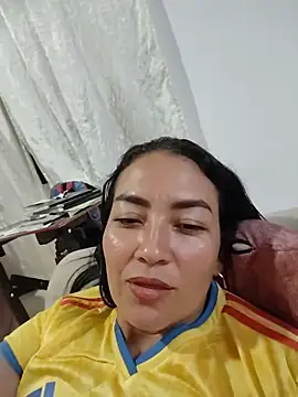 Snapshot of LuluDream chatting on June 2026 02:24:02 AM LuluDream online show from June 2026 02:24:02 AM