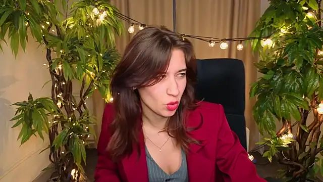 SuzanneJackson online show from April 2026 07:07:02 PM