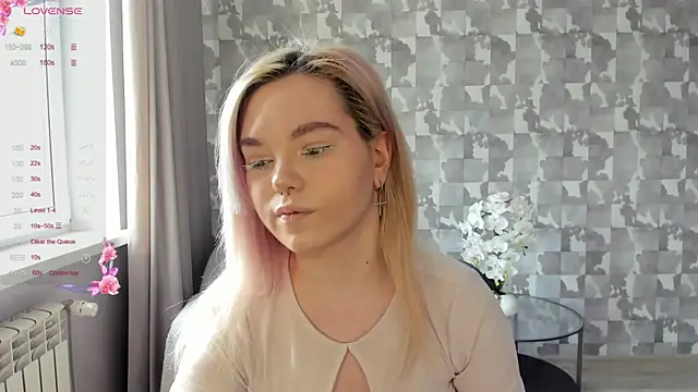 Anna Delon online show from April 2026 07:34:01 AM