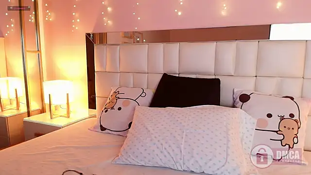 lily reeds online show from April 2026 12:41:02 PM