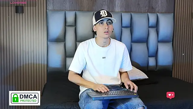 mohamed malik online show from April 2026 01:54:02 PM