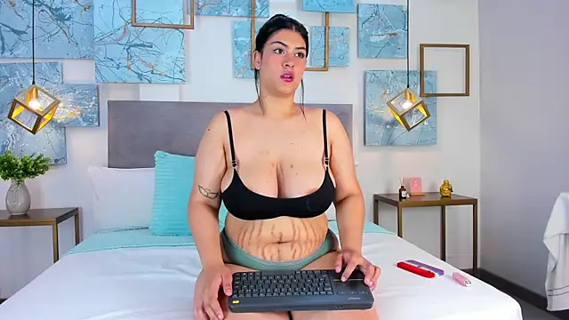 alexia summer online show from April 2026 01:02:01 PM