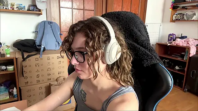 PillowPeachX online show from May 2026 09:16:02 AM