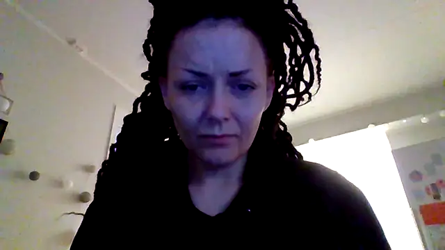 Snapshot of shyhornymommy chatting on April 2026 07:27:01 PM shyhornymommy online show from April 2026 07:27:01 PM