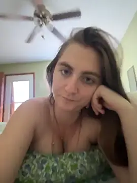 prettykitttty online show from April 2026 07:31:02 PM