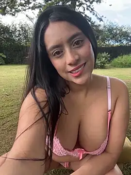 JuliettaGmz online show from April 2026 03:09:01 PM