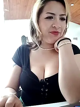 HannaJonnes  online show from April 2026 01:04:01 PM