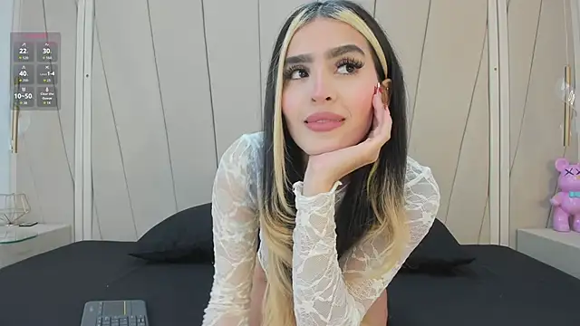 Sofia mercer online show from April 2026 04:17:01 AM