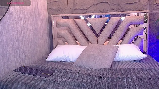 Milenka-5 online show from April 2026 07:58:01 PM