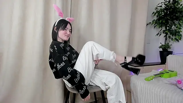 AliFlentroy online show from April 2026 04:00:01 PM