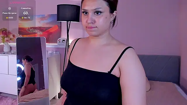 nicolewoss online show from July 2026 11:34:01 AM
