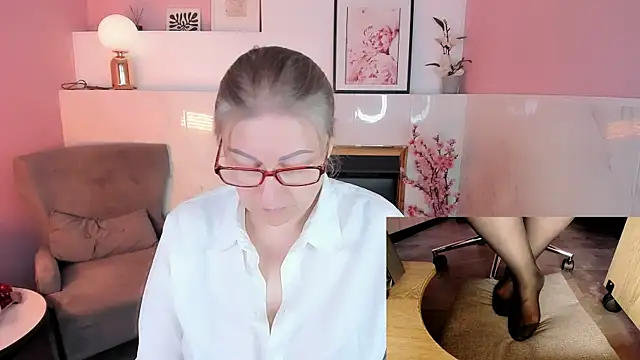 Snapshot of Alexandra_Kind chatting on July 2026 08:56:02 PM Alexandra Kind online show from July 2026 08:56:02 PM