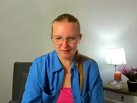 Snapshot of RoseTeacherX chatting on April 2026 05:19:02 PM RoseTeacherX online show from April 2026 05:19:02 PM