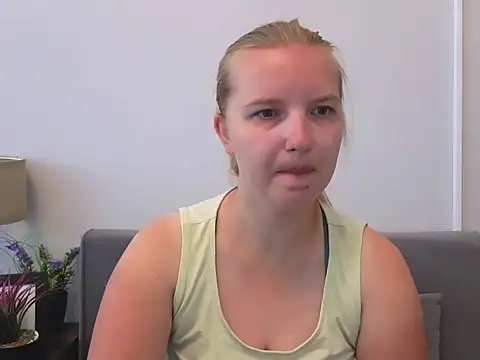 Snapshot of RoseTeacherX chatting on June 2026 07:38:01 AM RoseTeacherX online show from June 2026 07:38:01 AM