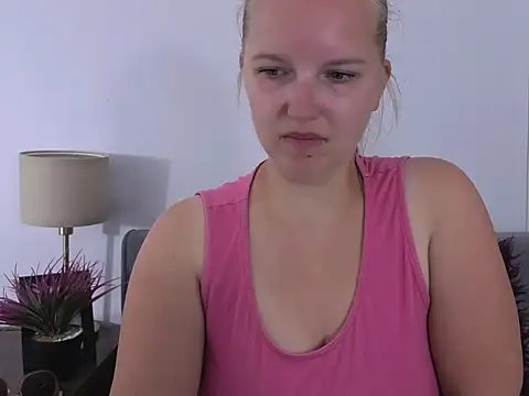 Snapshot of RoseTeacherX chatting on July 2026 07:35:01 AM RoseTeacherX online show from July 2026 07:35:01 AM
