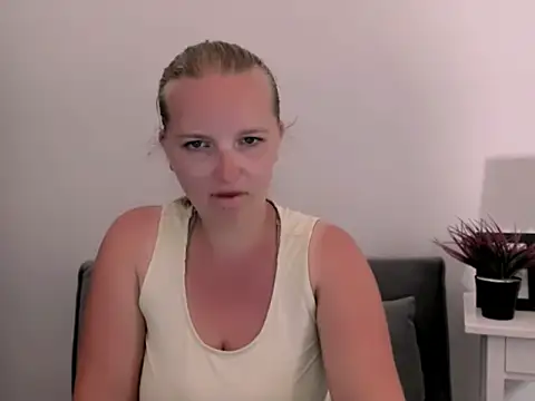 Snapshot of RoseTeacherX chatting on July 2026 05:18:02 PM RoseTeacherX online show from July 2026 05:18:02 PM