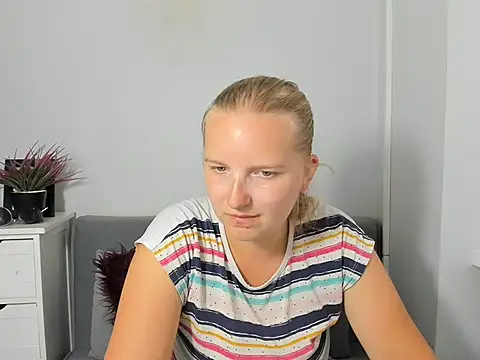 Snapshot of RoseTeacherX chatting on July 2026 05:12:02 PM RoseTeacherX online show from July 2026 05:12:02 PM